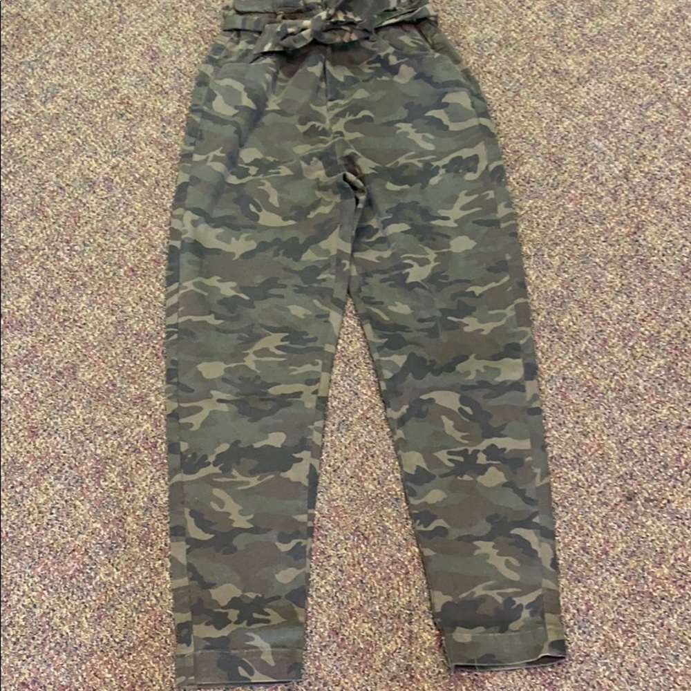 NWT Olivaceous camo print twill pants